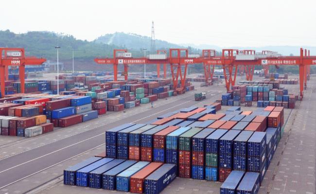 集装箱堆积出口增幅下滑（中国外贸复苏困难？）