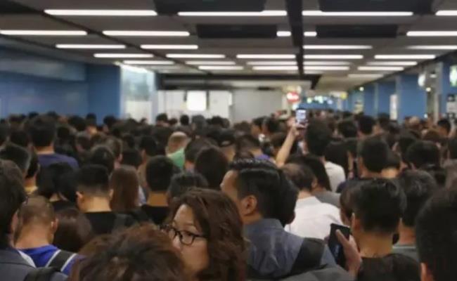 香港男子深圳上班每天通勤4小时（这是浪费生命吗？）