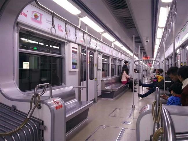 重庆地铁1号线转2号线是在哪个站点（重庆一小时免费换乘政策）