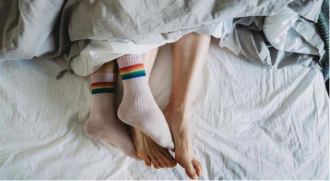 睡觉时穿袜子更容易睡着（穿袜子睡觉好吗？）
