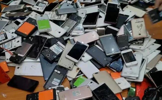 我国每年废弃手机约4亿部（如何促进碳减排？）
