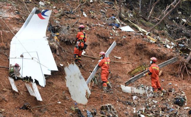 东航132人遇难飞行事故调查进展公布（什么情况下会发生空难？）