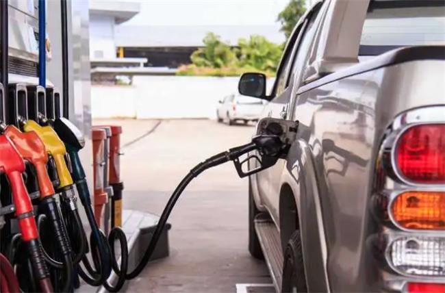 汽车加油可以加不同加油站的油吗