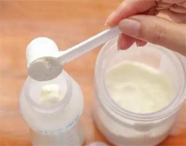 奶粉用40度还是70度的水冲泡