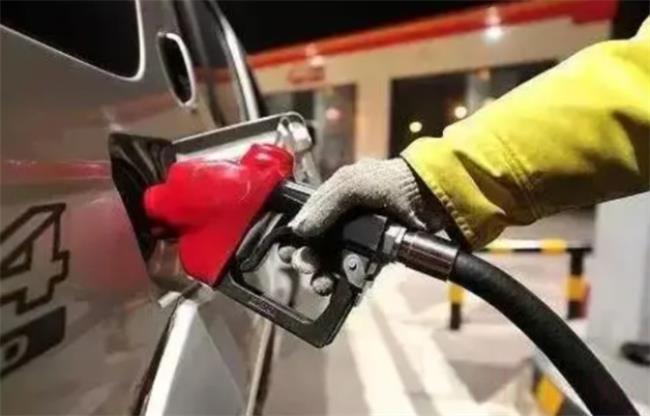 汽车加油可以加不同加油站的油吗