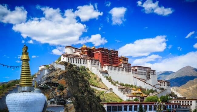 西藏布达拉宫的海拔是多少米