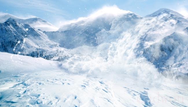 红军翻越的第一座大雪山是什么山