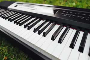 电钢琴重锤键和力度键有什么区别