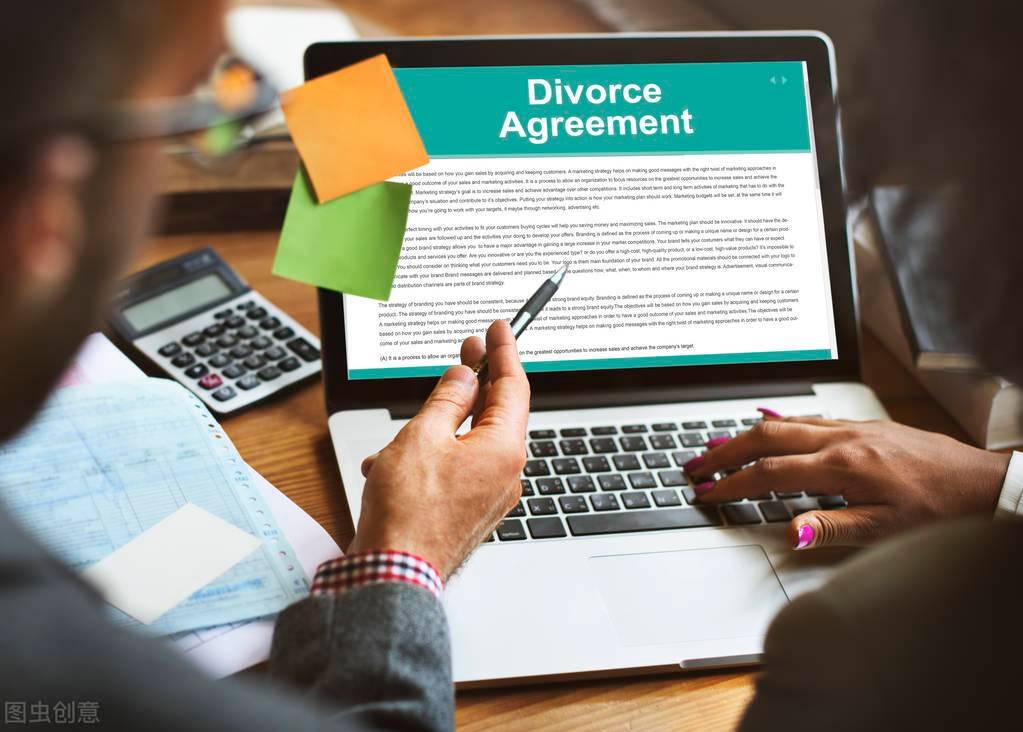 起诉离婚请律师和不请律师的区别是什么（离婚请律师的情况）