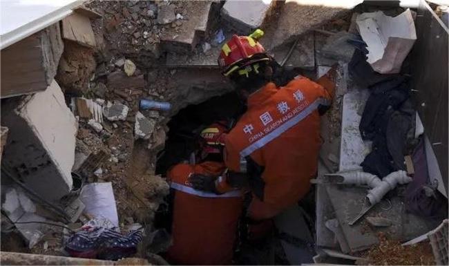 中国救援队成功营救出第3名幸存者，这展现了中国人什么样的风采？
