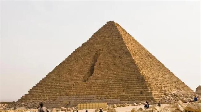 埃及金字塔的长度是多少米（544米）