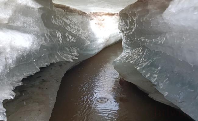 西藏发现165米超大型冰洞（如何形成的？）