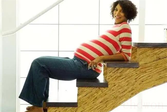 孕9月爬楼梯有助于顺产吗（）