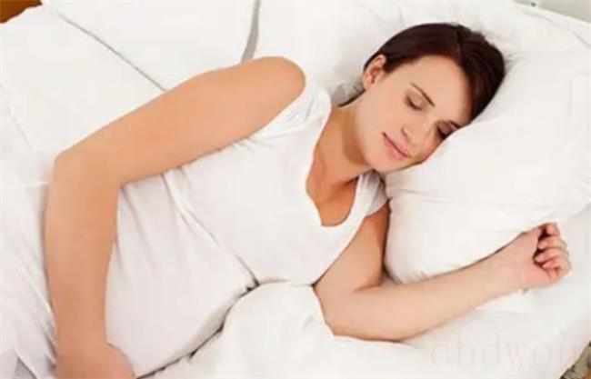 孕中期睡觉什么姿势比较好