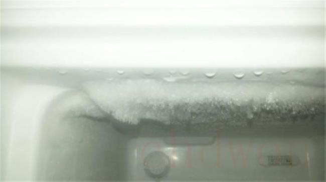 冰箱里面的冰怎么去除