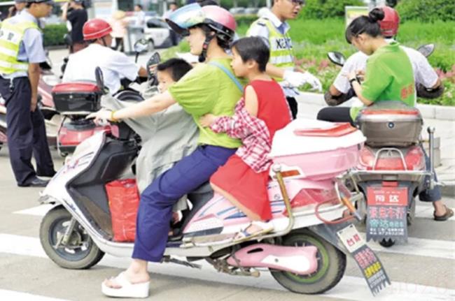 电动车带人新规定是什么（2022年电动车新规定）