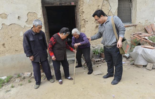 临时救助申请书怎么写（农村大病临时救助申请书范文）